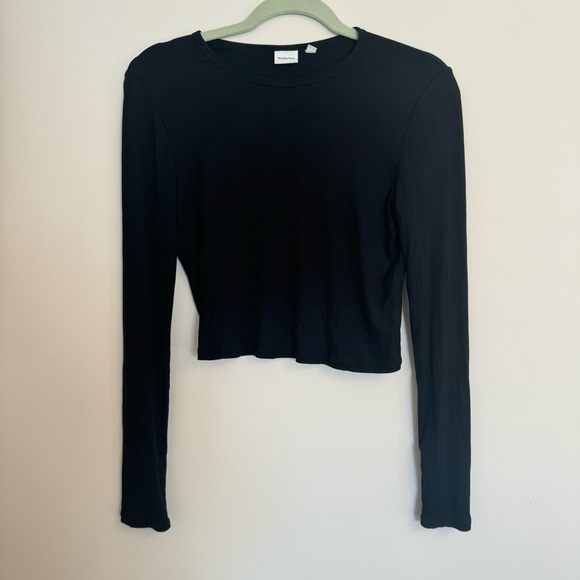 Aritzia Tops - Aritzia Sunday Best Cropped Ribbed Long Sleeve - women’s medium